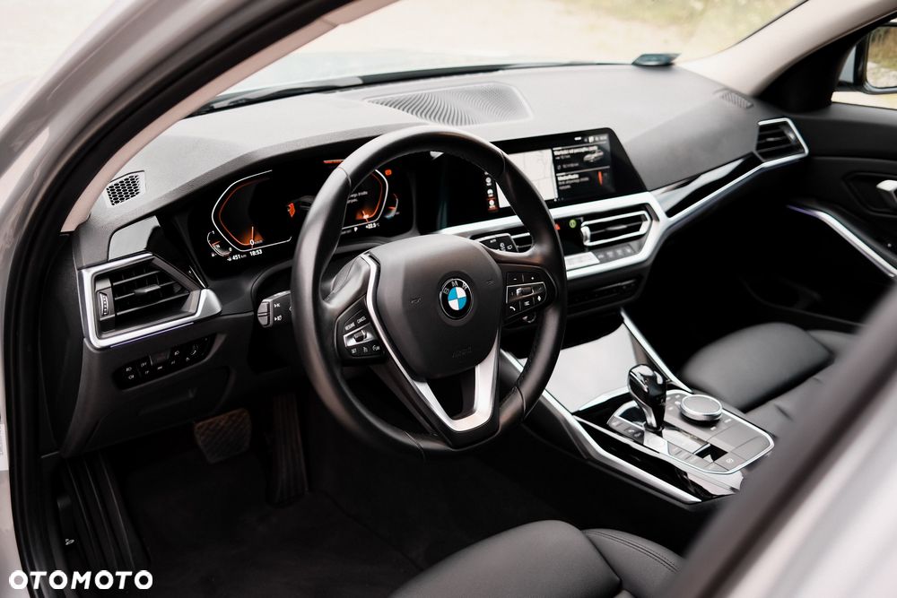BMW Seria 3 320i Advantage sport - 17