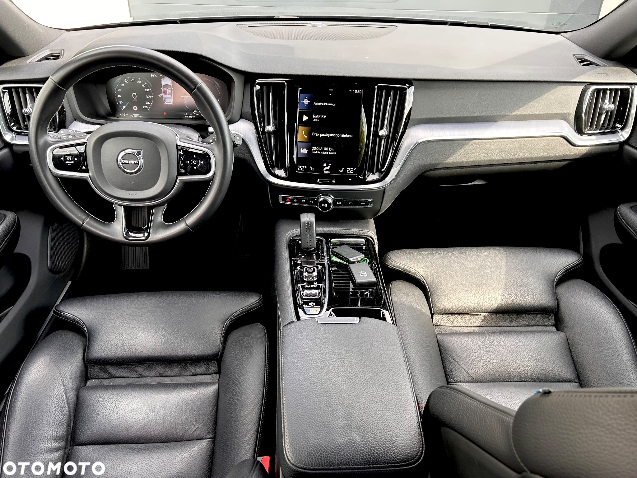 Volvo V60 T6 AWD Plug-In Hybrid Essential - 13