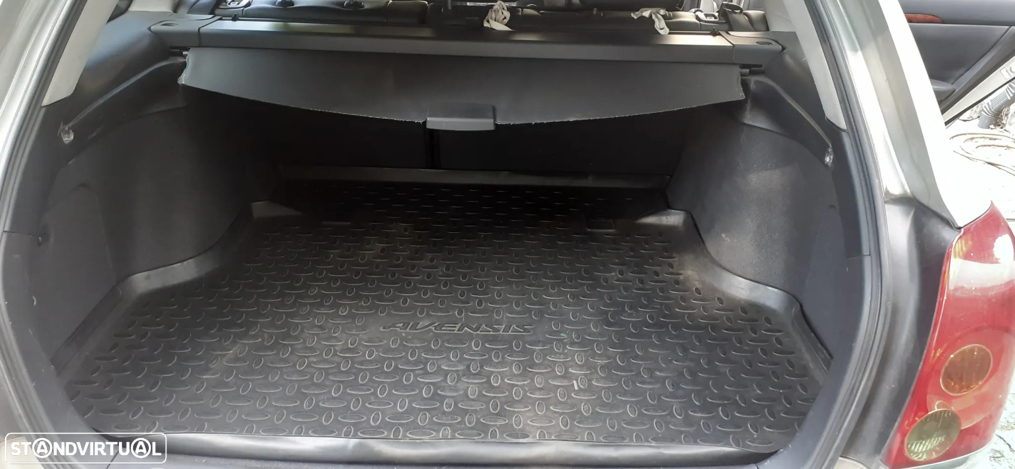 Toyota Avensis LB 2.0 D-4D Sol S/GPS - 11