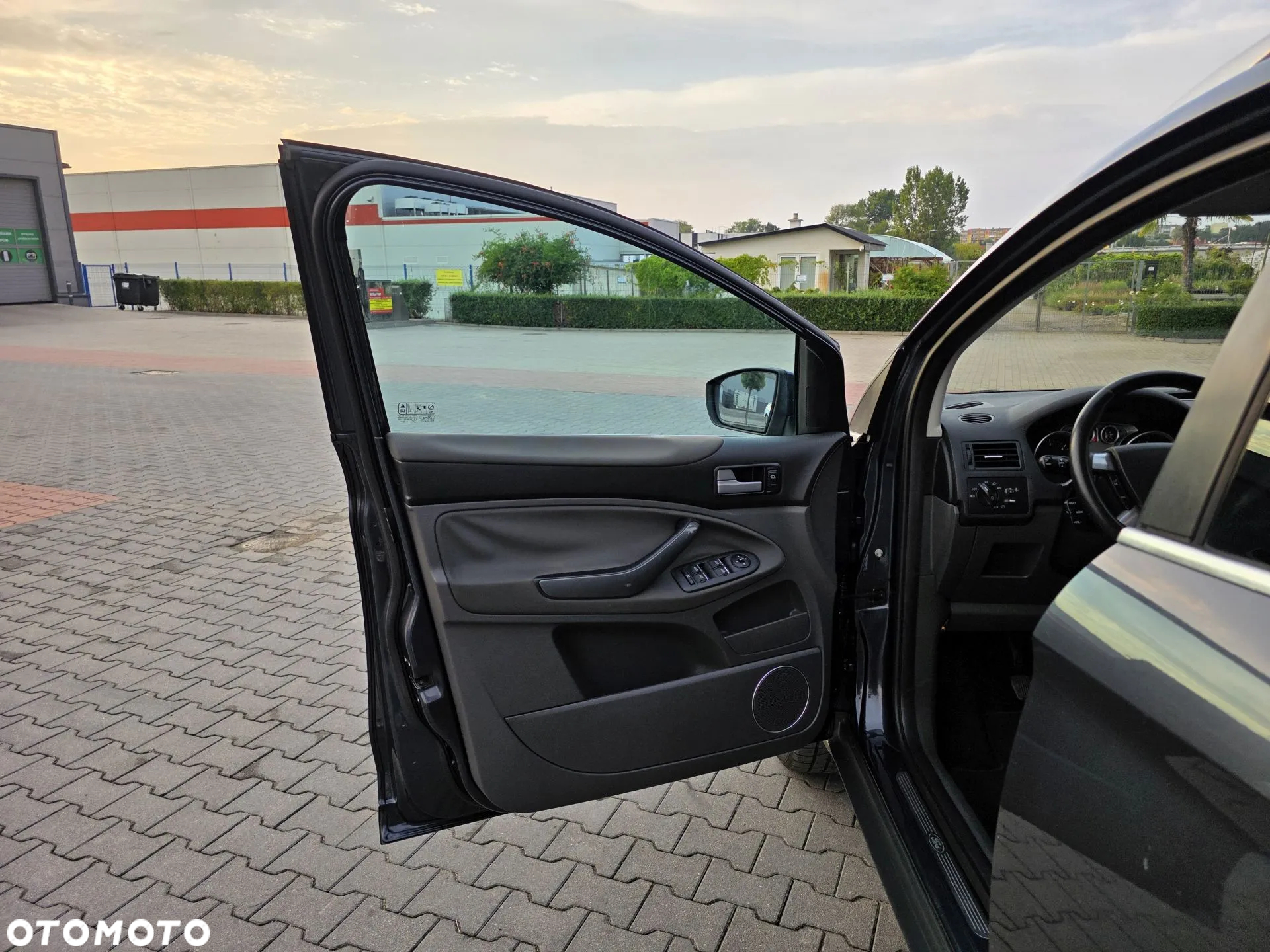 Ford Kuga 2.0 TDCi 2x4 Titanium - 11
