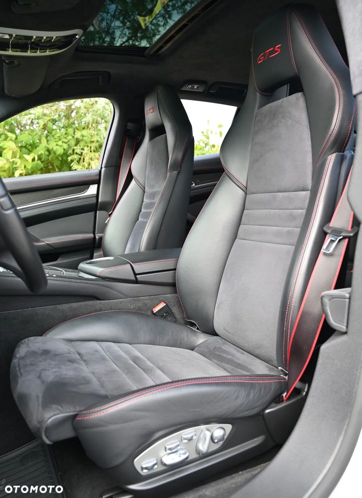 Porsche Panamera GTS PDK - 20