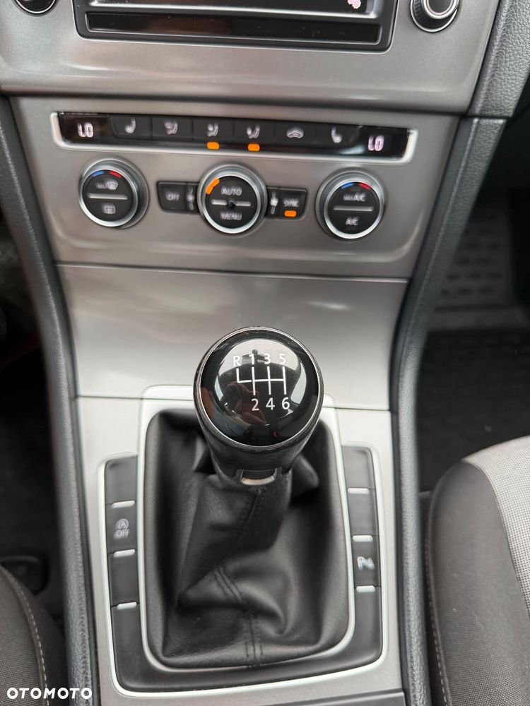 Volkswagen Golf 1.6 TDI BlueMotion Technology Comfortline - 10