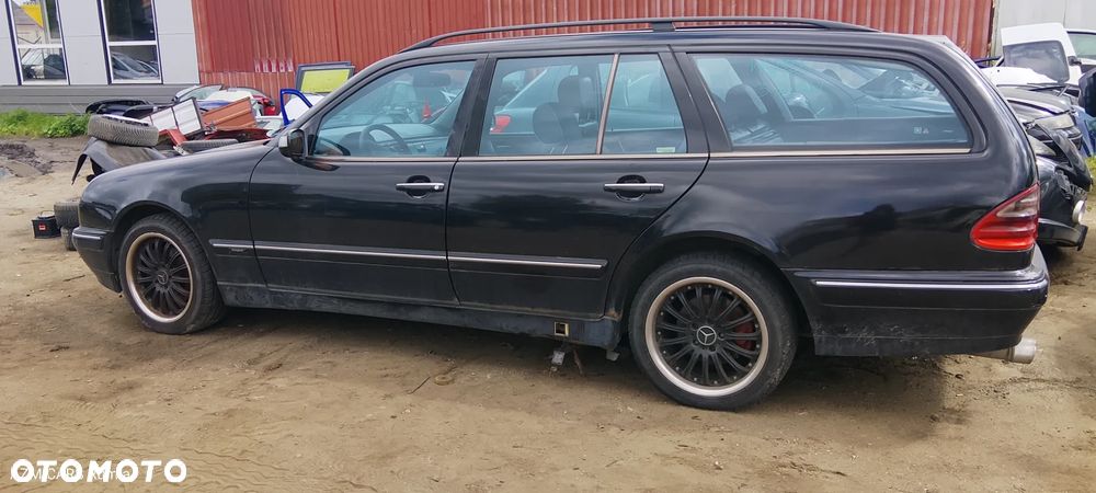 MERCEDES W210 - 2