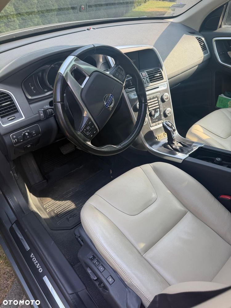 Volvo XC 60 D5 AWD Summum - 16