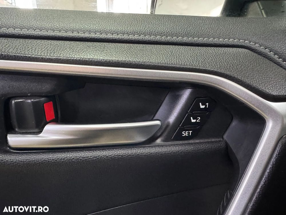 Toyota RAV4 2.5 4x4 Hybrid Lounge - 16