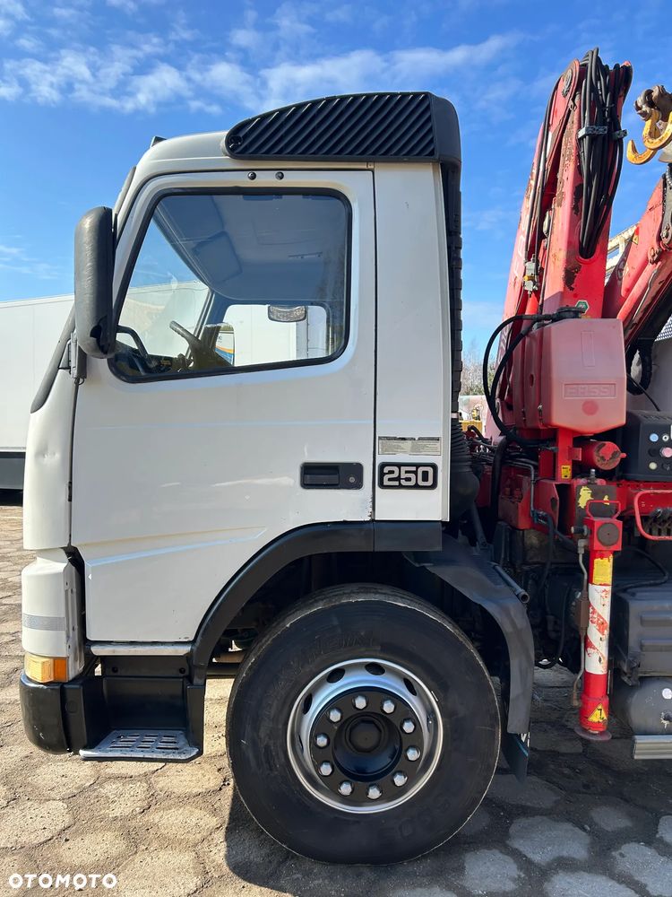 Volvo FM 250 WYWROTKA 3-STRONNA + HDS FASSI Z ROTATOREM F110A.21 / HYDRO-BURTA / WYWROT NA 3 STRONY / HAK ZACZEP / WAŻNY UDT !! - 13