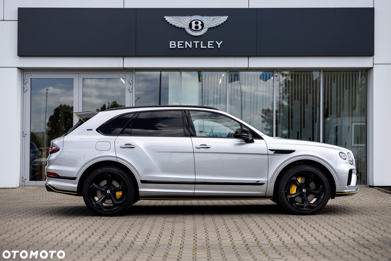 Bentley Bentayga - 2