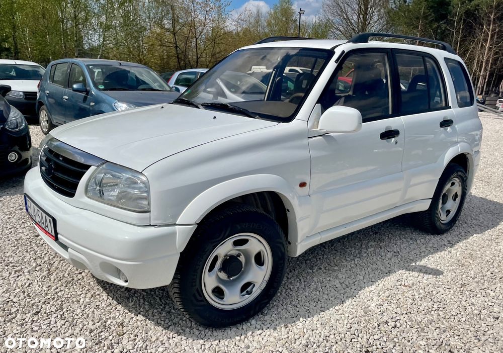 Suzuki Grand Vitara 2.0 Club - 14