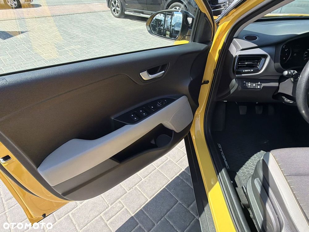 Kia Stonic 1.0 T-GDI L Business Line - 10