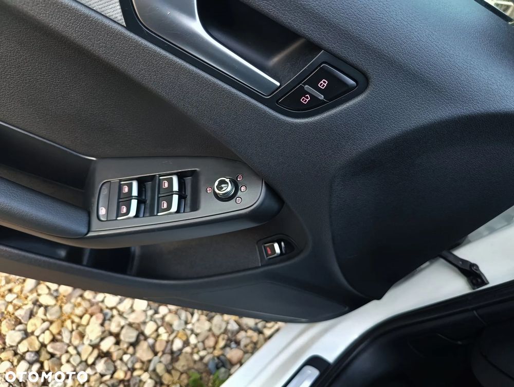 Audi A4 Limousine 2.0 TDI DPF Ambition - 12