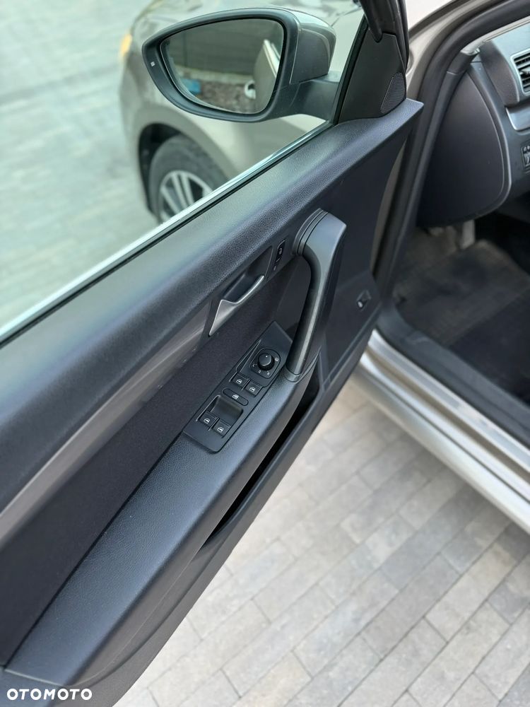 Volkswagen Passat - 17