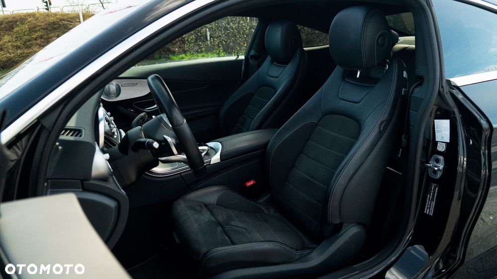Mercedes-Benz Klasa C 300 d 9G-TRONIC AMG Line - 13
