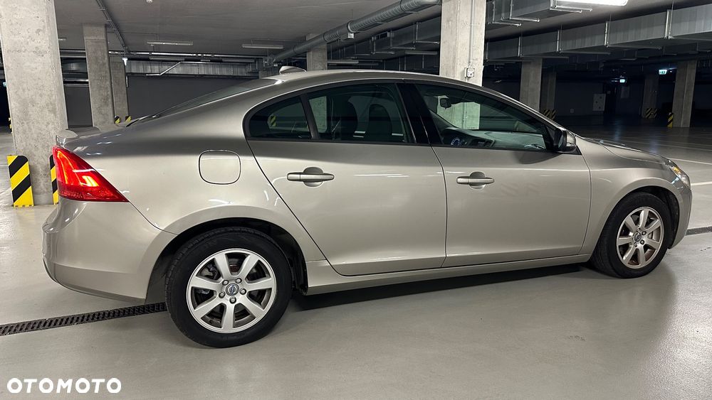 Volvo S60 - 4