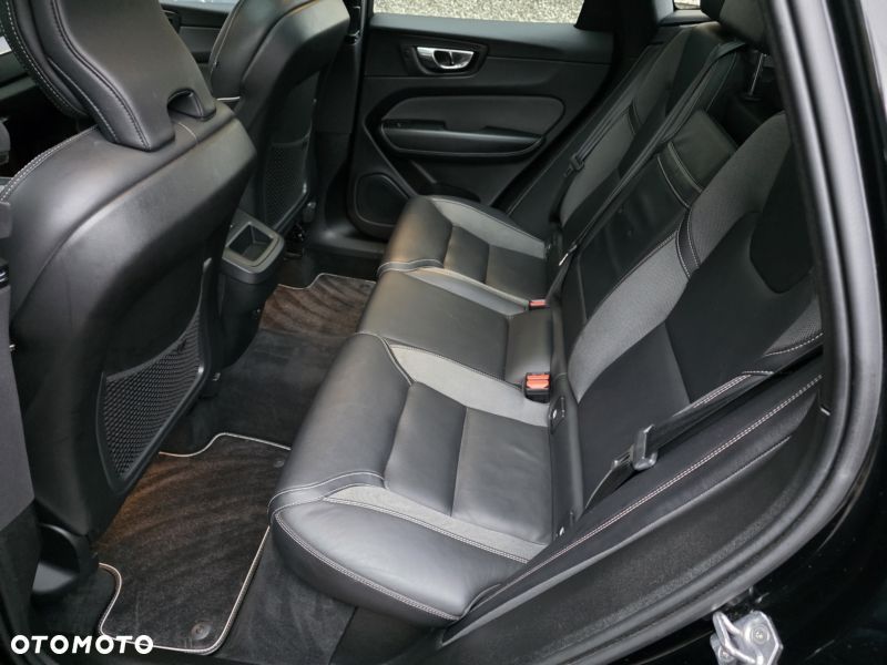 Volvo XC 60 B5 D AWD Geartronic RDesign - 13