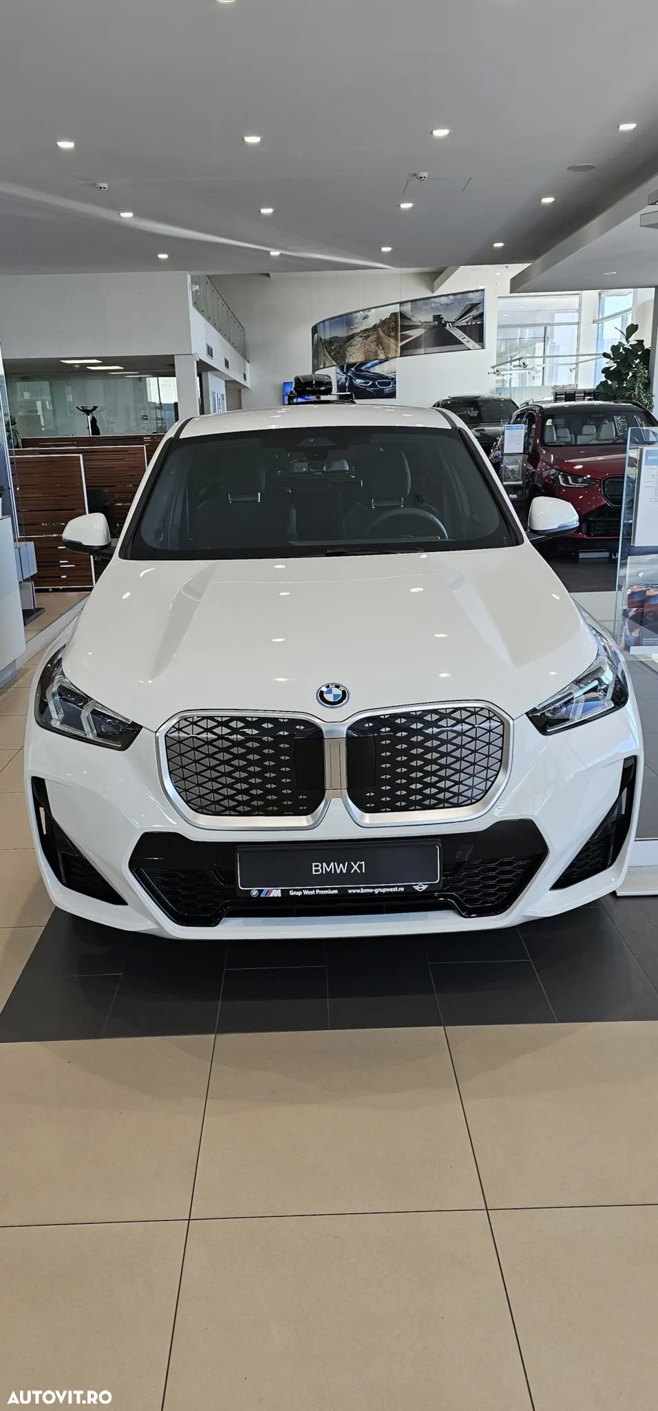 BMW iX1 eDrive20 M Sportpaket - 4