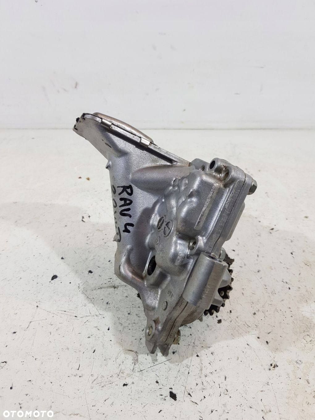POMPA OLEJU TOYOTA RAV 4 AVENSIS T25 T27 2.0 vvt-i 3ZR - 4