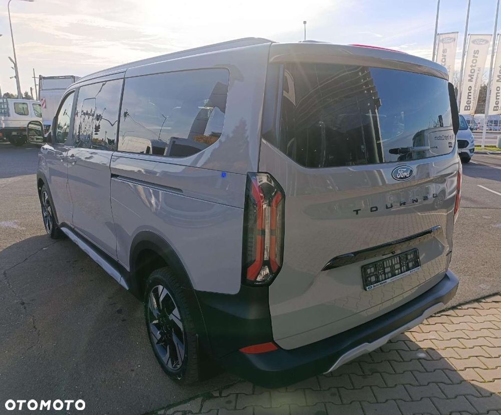 Ford Tourneo Custom - 5
