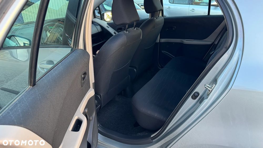 Toyota Yaris 1.3 Sol - 36