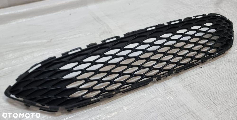 KRATKA ŚRODKOWA ZDERZAKA PRZÓD FORD FOCUS MK3 LIFT F1EB-8200-A - 2