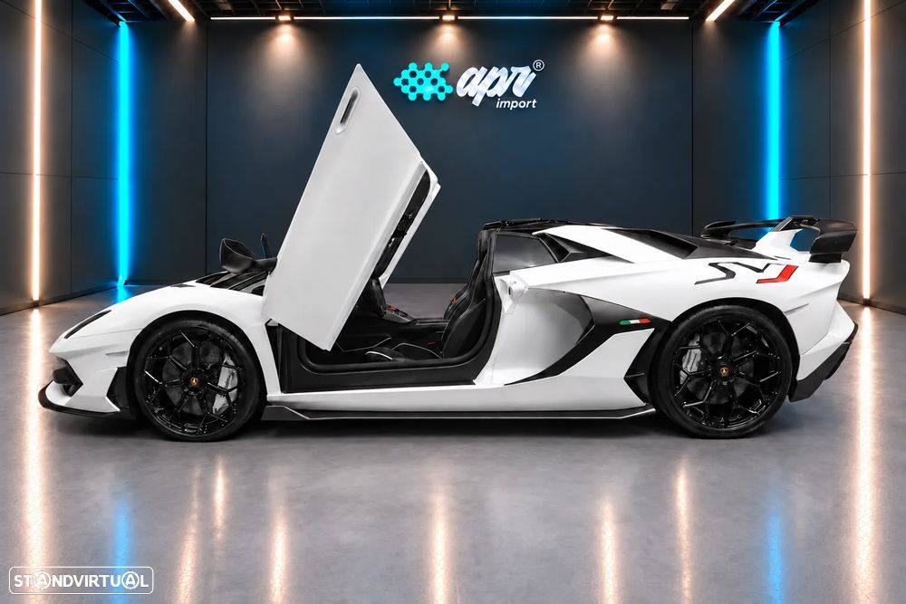 Lamborghini Aventador - 31