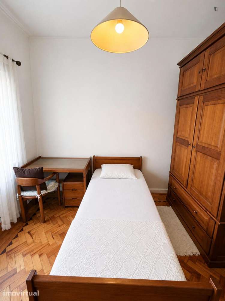 Quarto - localizado em Amadora Lisbon - Grande imagem: 2/7