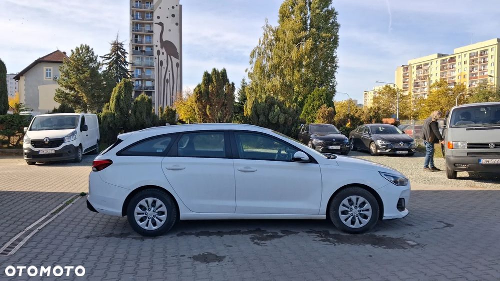 Hyundai i30 1.6 D Classic + - 6