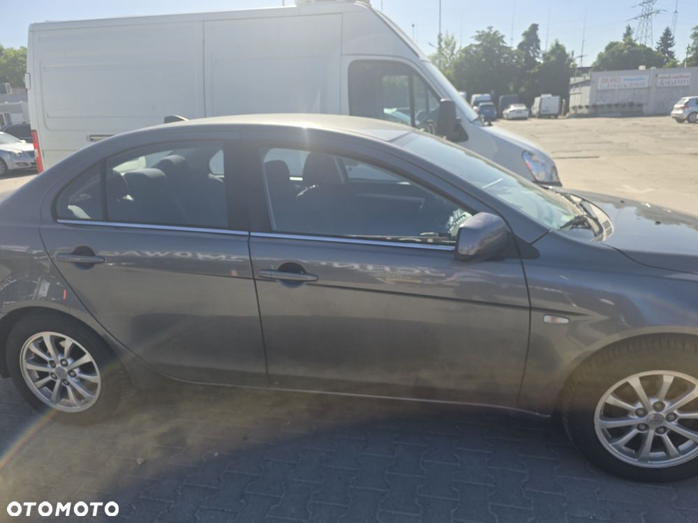 Mitsubishi Lancer - 4