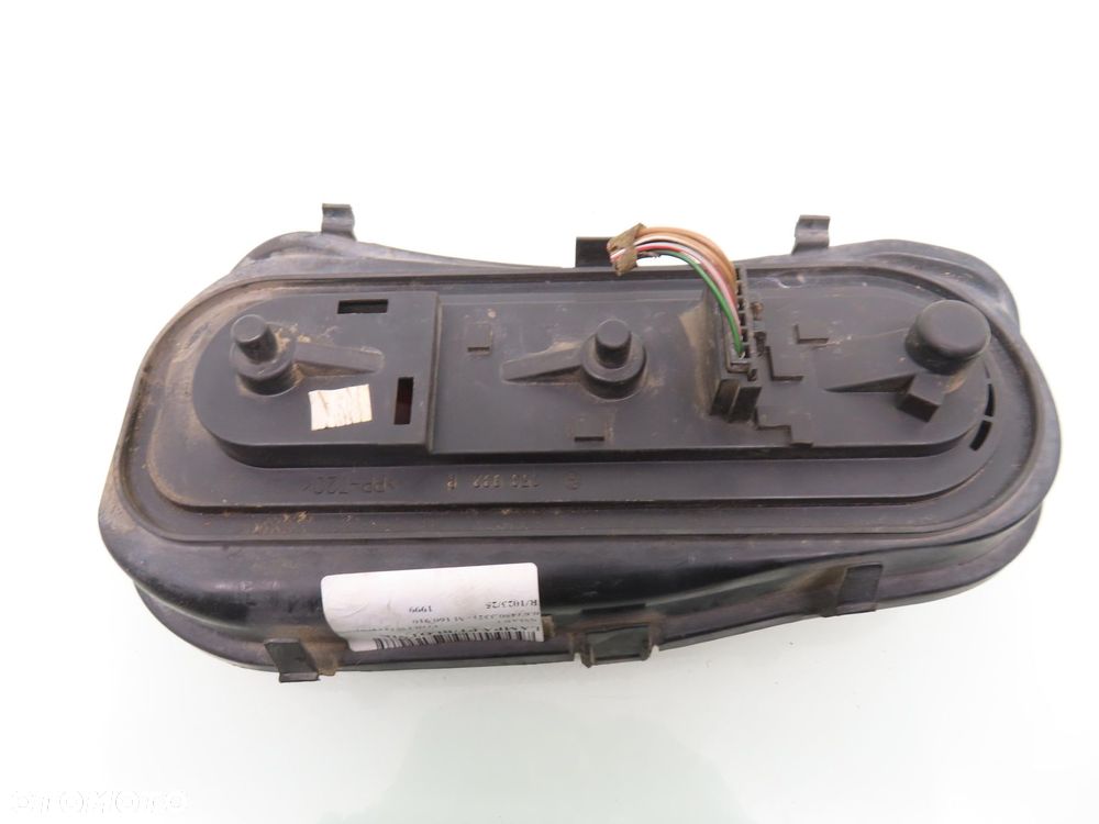 LAMPA PRAWA TYLNA SMART FORTWO 253032 - 4