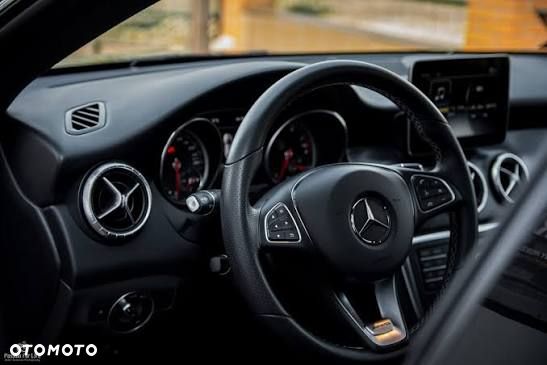 Mercedes-Benz CLA 250 4Matic 7G-DCT AMG Line - 28