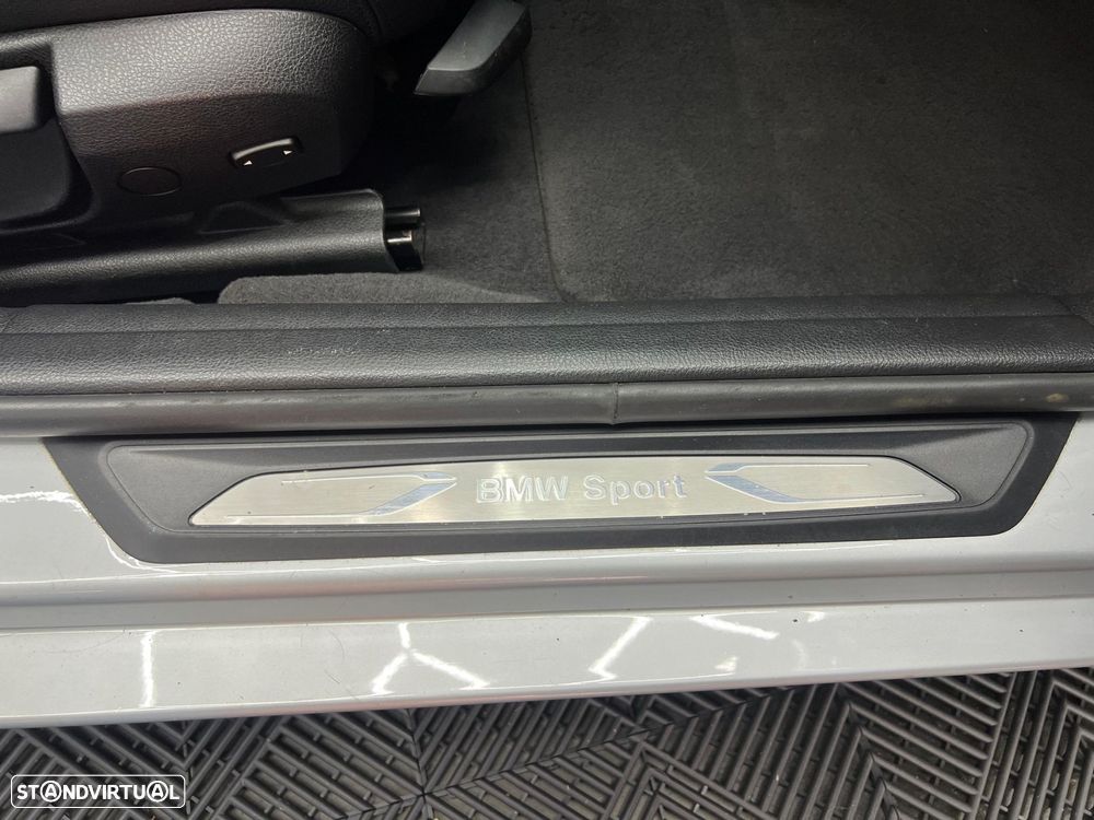 BMW 320 d Touring Pack M - 44