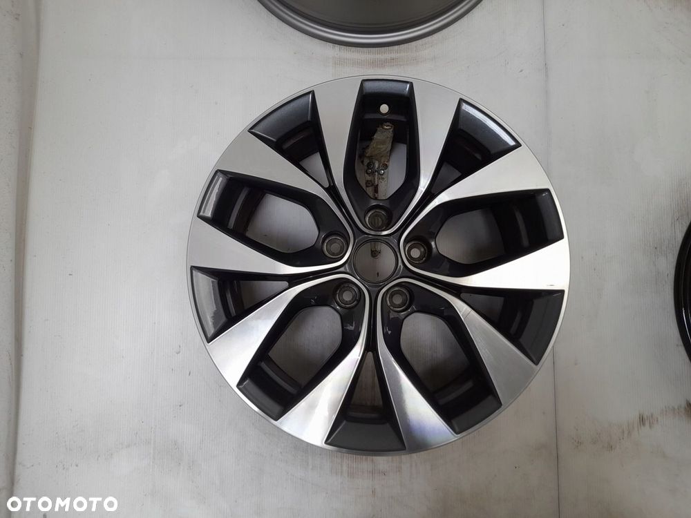 Felga aluminiowa Renault OE 403001698R 7.0" x 17" 5x114,3 ET35 - 1