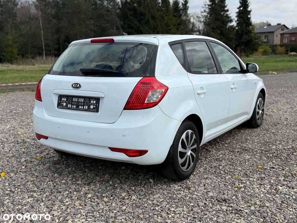Kia Ceed - 7