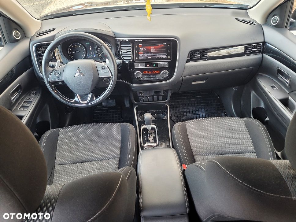 Mitsubishi Outlander 2.0 Intense + Navi 4WD CVT - 8