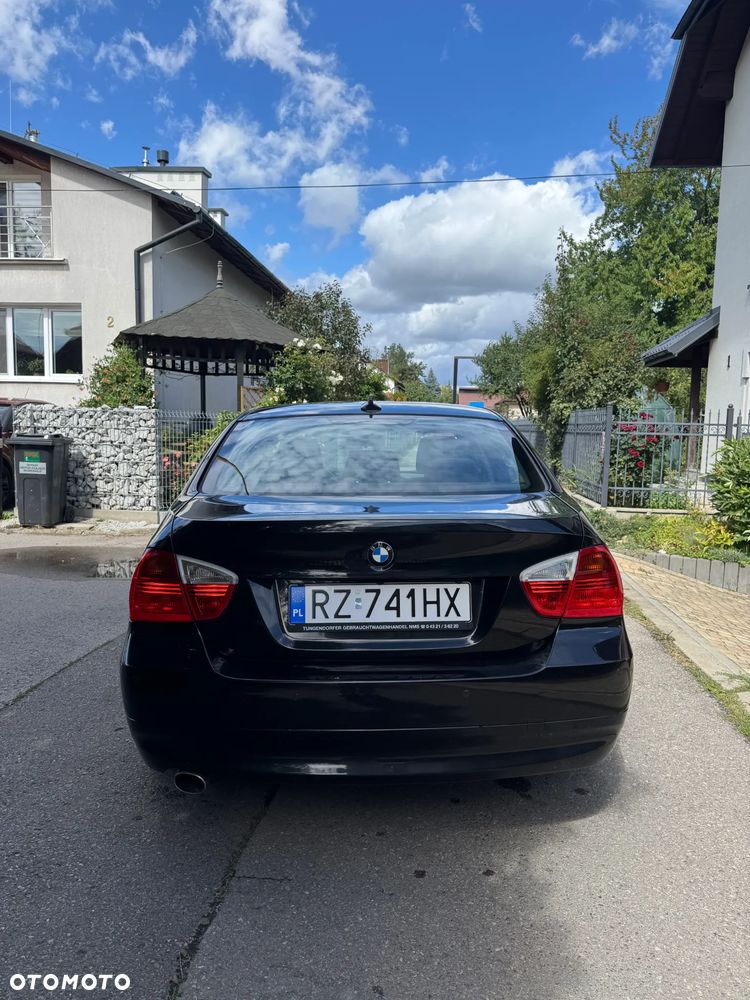 BMW Seria 3 320i - 5