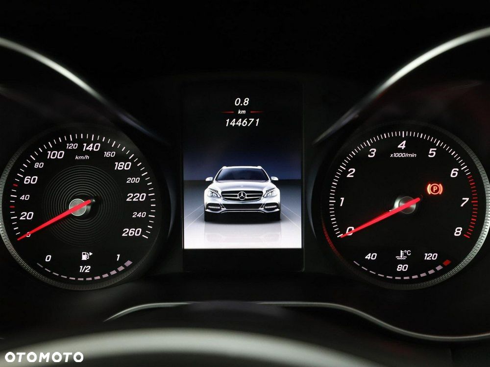 Mercedes-Benz Klasa C 180 - 23