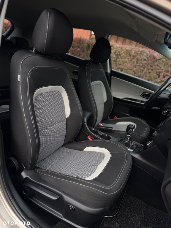 Kia Ceed 1.4 CVVT Dream Team Edition - 32