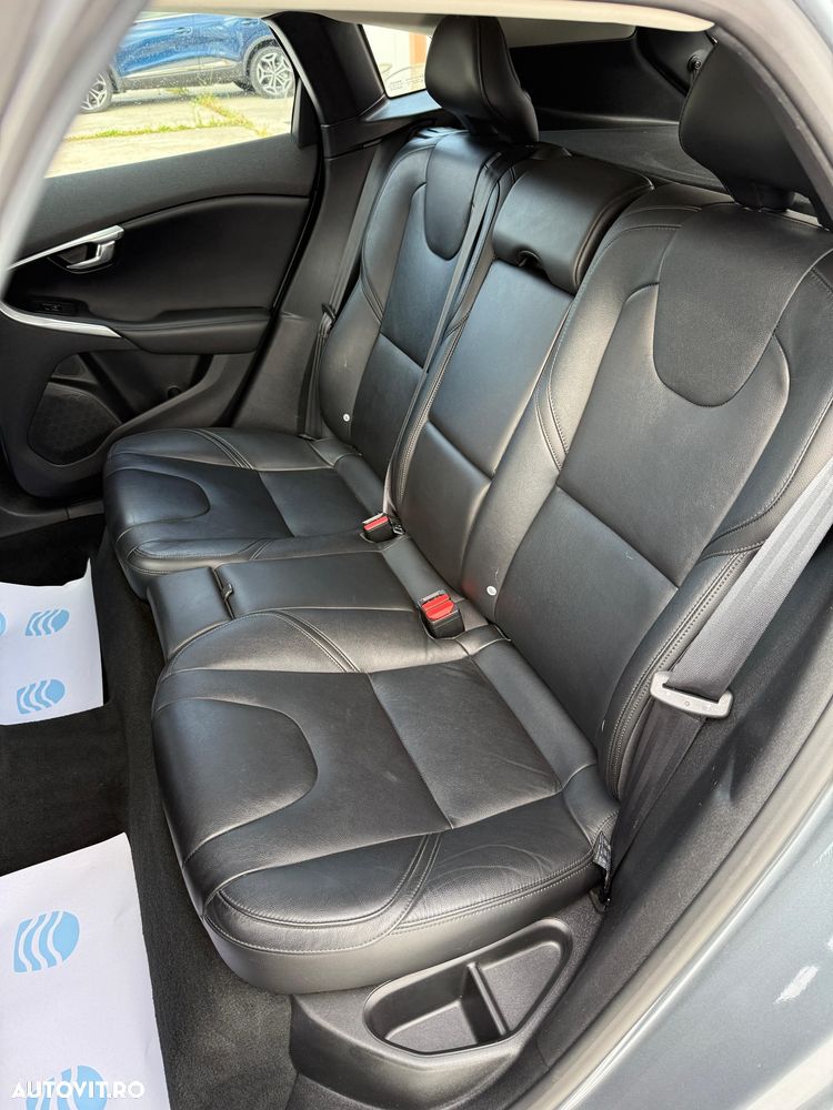 Volvo V40 D4 Inscription - 23