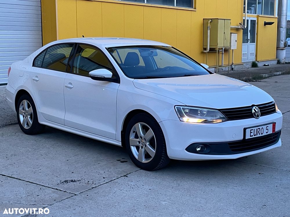 Volkswagen Jetta 1.2 TSI BlueMotion Technology Comfortline - 2