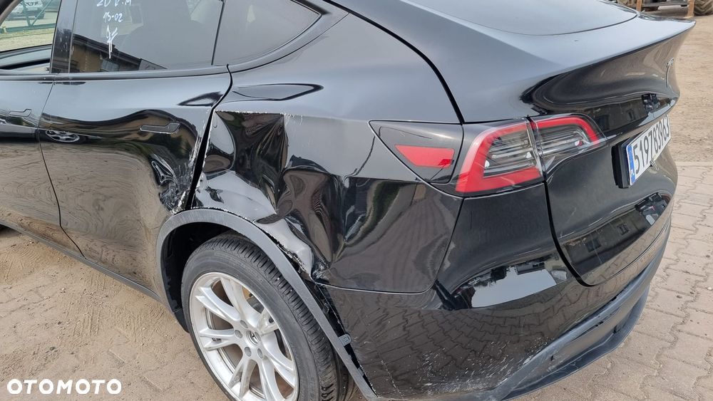 Tesla Model Y RWD - 14