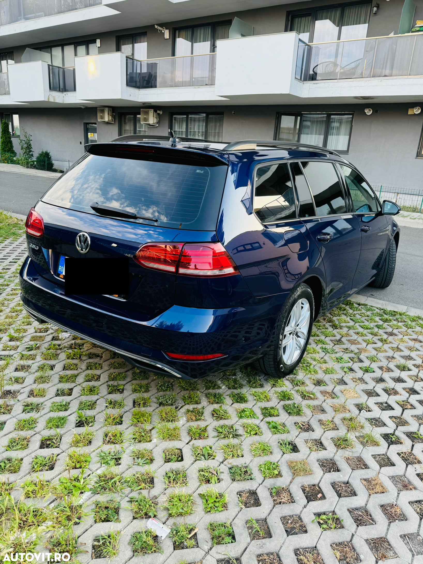 Volkswagen Golf 1.6 TDI DSG Comfortline - 2
