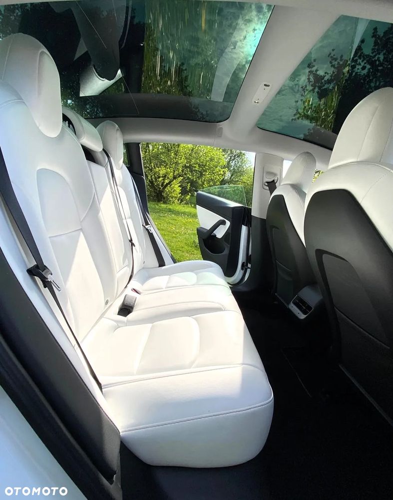 Tesla Model 3 - 28