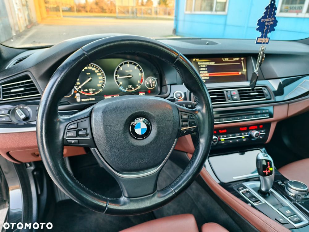 BMW Seria 5 525d - 16