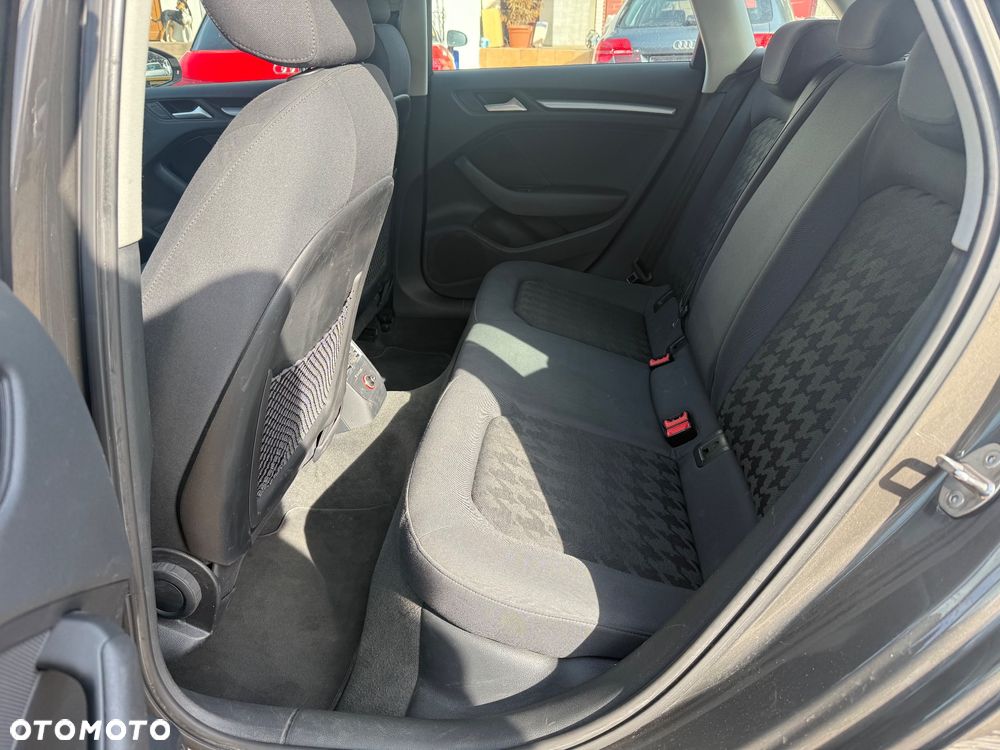 Audi A3 Sportback 1.4 TFSI Ambiente - 8
