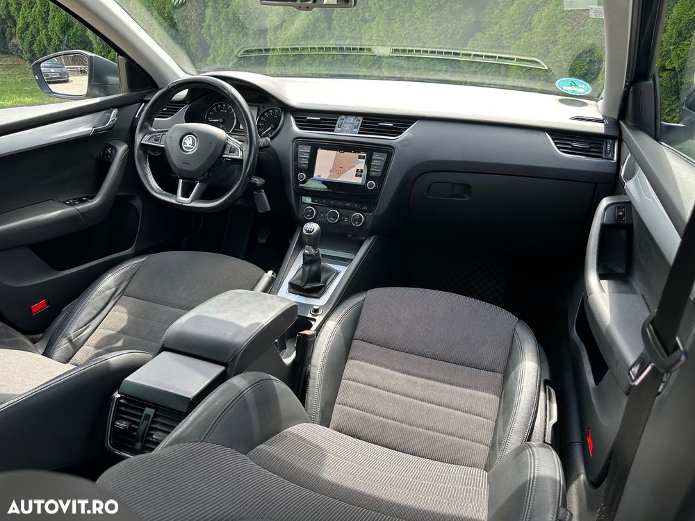 Skoda Octavia 2.0 TDI Premium Edition - 17