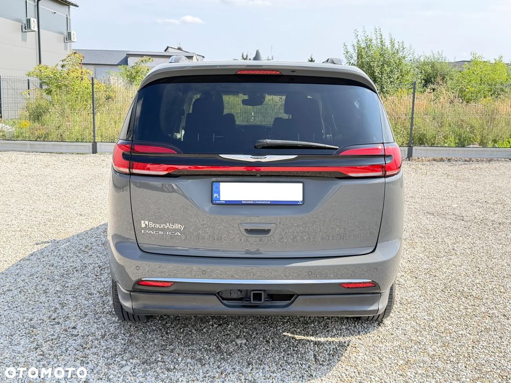 Chrysler Pacifica - 17