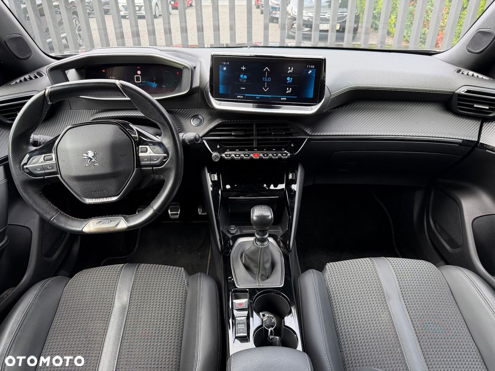 Peugeot 2008 - 11