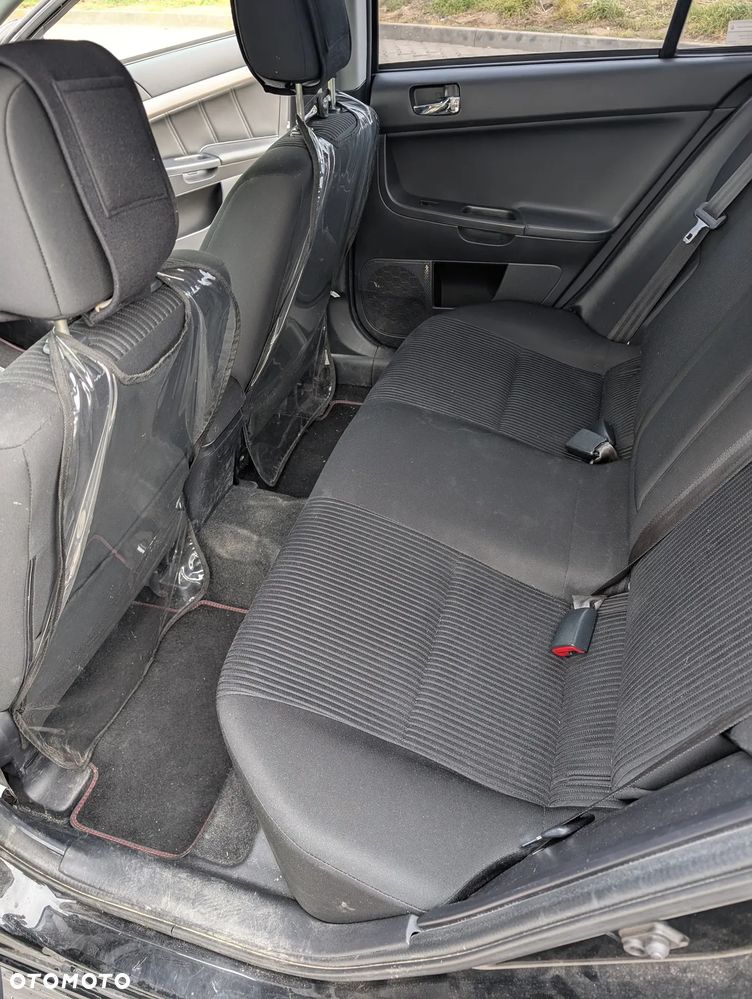 Mitsubishi Lancer 1.6 Intense - 13