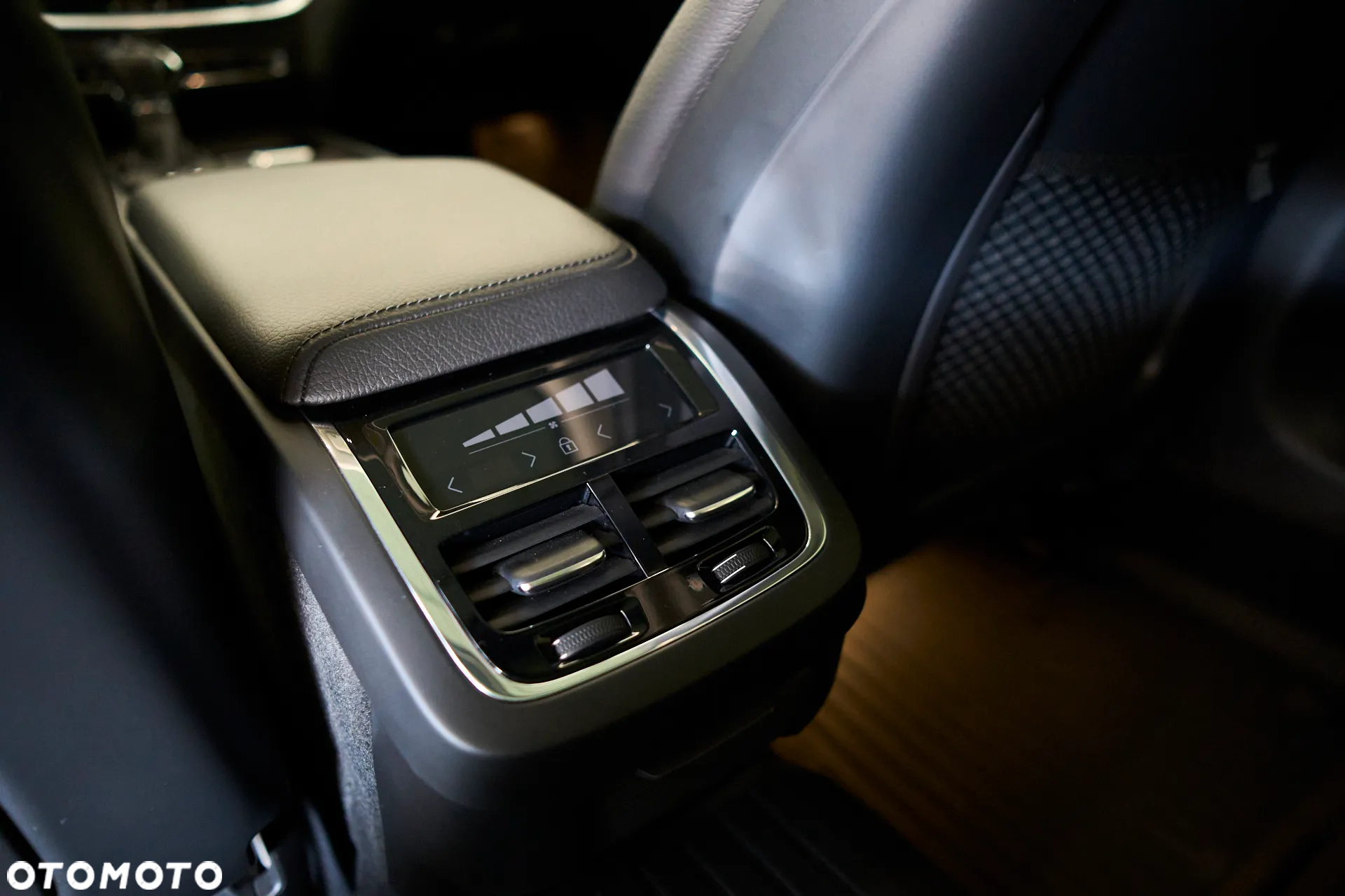 Volvo V60 Cross Country T5 AWD Geartronic - 17