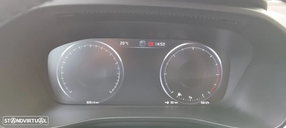 Volvo XC 40 2.0 D3 Momentum Plus - 12