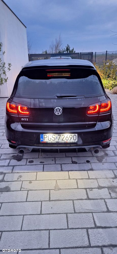 Volkswagen Golf ver-2-0-tsi-gti - 10